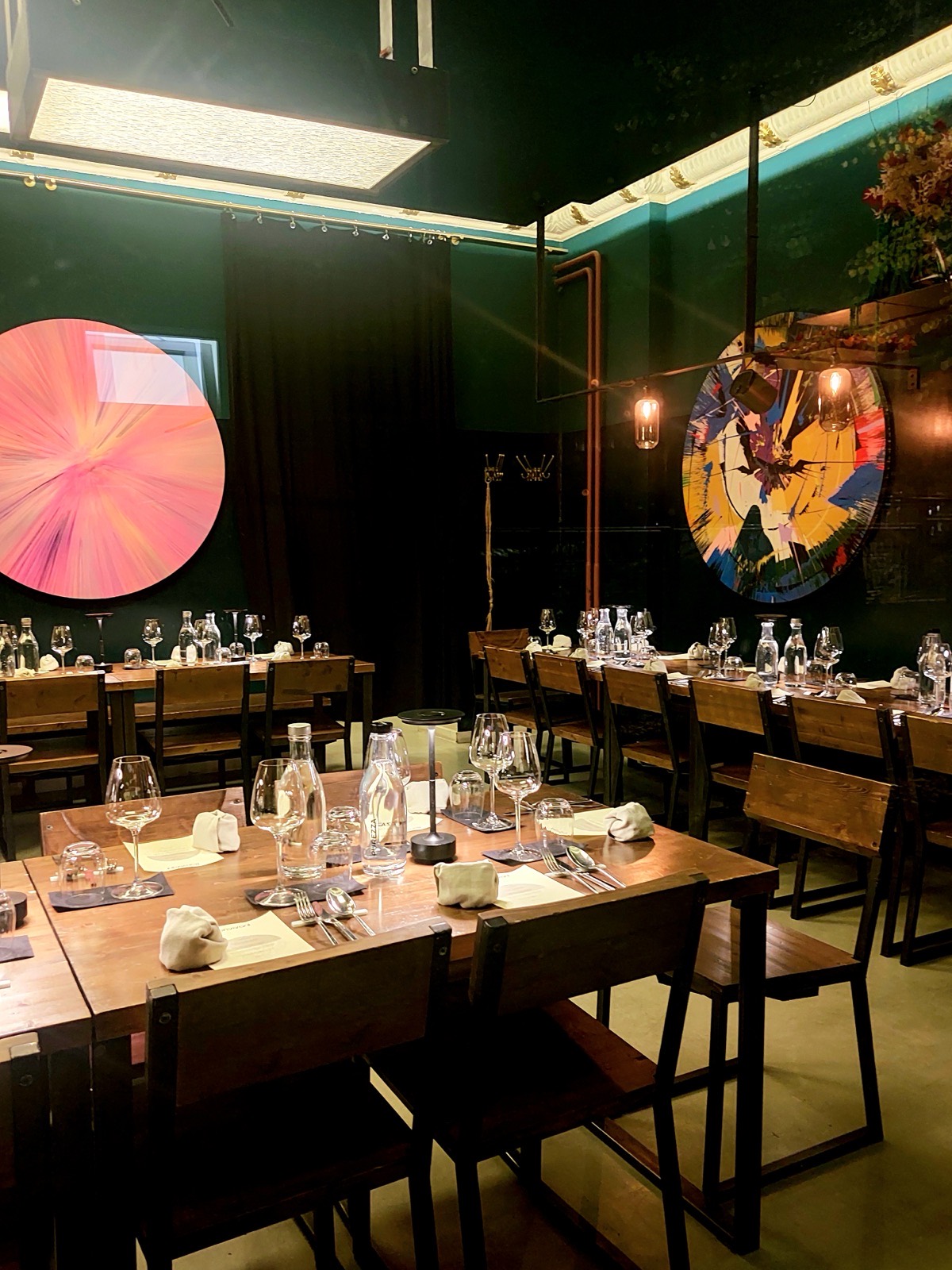 Spin painting at Bonvivant restaurant